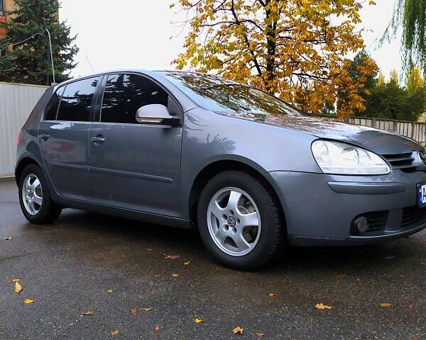 Серый Фольксваген Гольф, объемом двигателя 1.6 л и пробегом 310 тыс. км за 6100 $, фото 4 на Automoto.ua