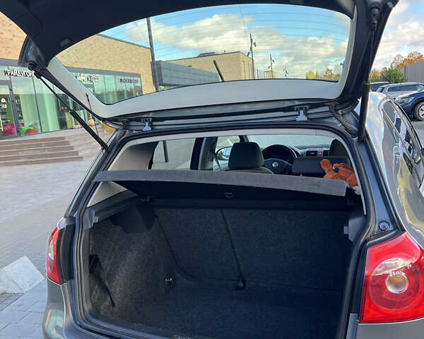 Сірий Фольксваген Гольф, об'ємом двигуна 1.4 л та пробігом 260 тис. км за 6000 $, фото 6 на Automoto.ua