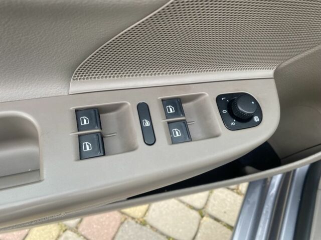 Сірий Фольксваген Гольф, об'ємом двигуна 1.4 л та пробігом 194 тис. км за 7700 $, фото 17 на Automoto.ua