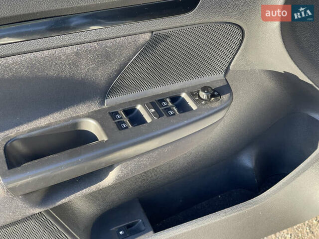 Фольксваген Гольф 2008 в Полтаве на Automoto.ua Серый Фольксваген Гольф, объемом двигателя 1.39 л и пробегом 305 тыс. км за 4950 $, фото 14 на Automoto.ua
