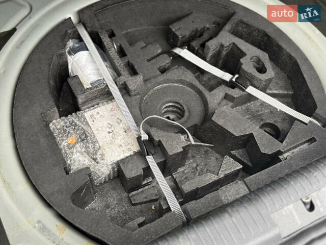 Сірий Фольксваген Гольф, об'ємом двигуна 1.6 л та пробігом 229 тис. км за 5555 $, фото 79 на Automoto.ua