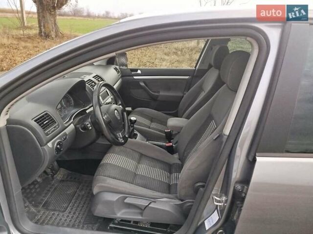 Сірий Фольксваген Гольф, об'ємом двигуна 1.4 л та пробігом 300 тис. км за 4700 $, фото 29 на Automoto.ua