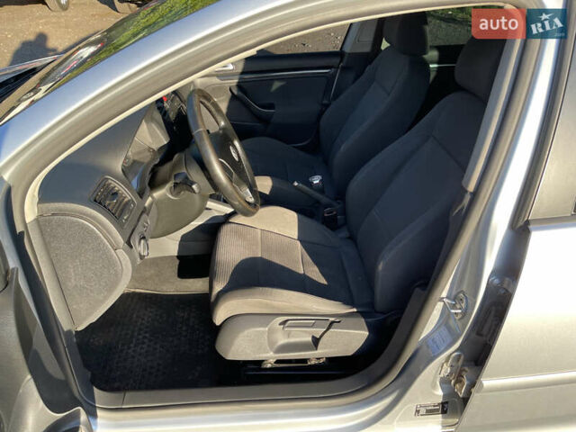 Фольксваген Гольф 2008 в Полтаве на Automoto.ua Серый Фольксваген Гольф, объемом двигателя 1.39 л и пробегом 305 тыс. км за 4950 $, фото 11 на Automoto.ua