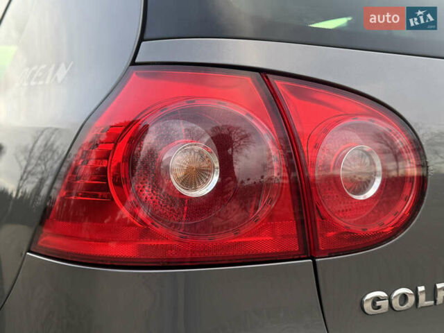 Серый Фольксваген Гольф, объемом двигателя 1.6 л и пробегом 170 тыс. км за 6600 $, фото 17 на Automoto.ua