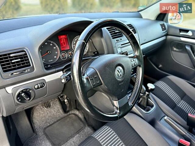 Сірий Фольксваген Гольф, об'ємом двигуна 1.6 л та пробігом 200 тис. км за 5790 $, фото 49 на Automoto.ua