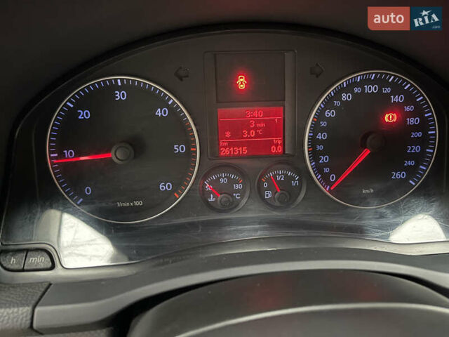 Серый Фольксваген Гольф, объемом двигателя 1.97 л и пробегом 261 тыс. км за 7700 $, фото 19 на Automoto.ua