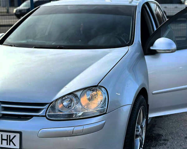 Серый Фольксваген Гольф, объемом двигателя 1.6 л и пробегом 270 тыс. км за 6000 $, фото 4 на Automoto.ua