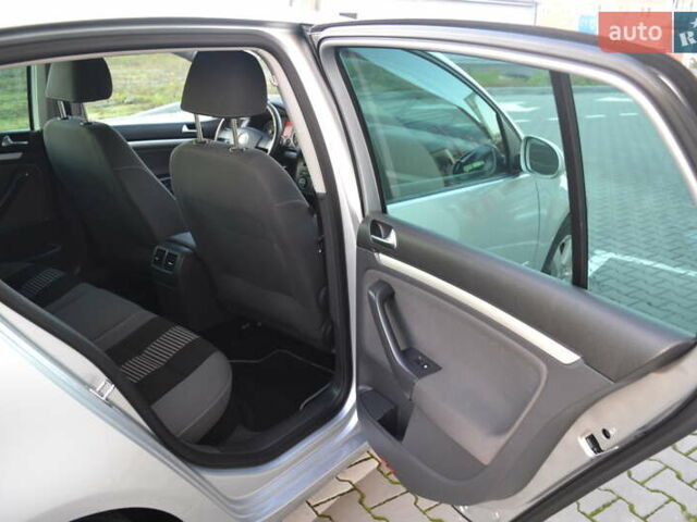 Сірий Фольксваген Гольф, об'ємом двигуна 1.6 л та пробігом 162 тис. км за 7200 $, фото 26 на Automoto.ua