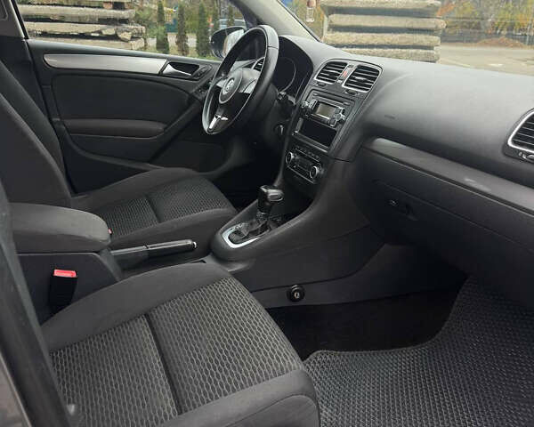 Серый Фольксваген Гольф, объемом двигателя 1.6 л и пробегом 231 тыс. км за 7400 $, фото 32 на Automoto.ua