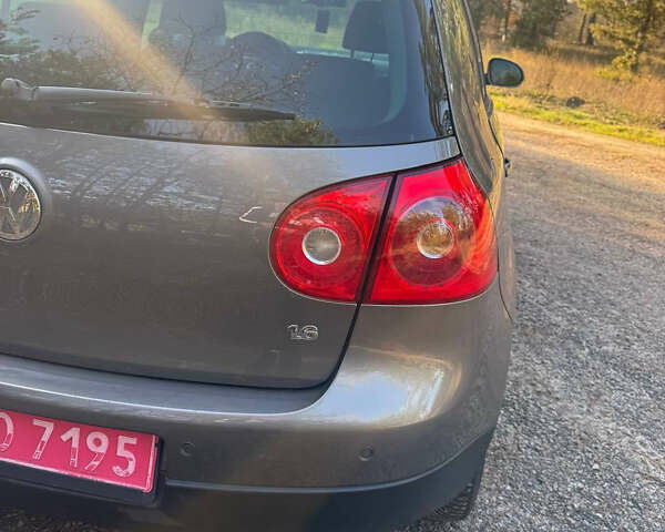 Сірий Фольксваген Гольф, об'ємом двигуна 1.6 л та пробігом 250 тис. км за 6799 $, фото 23 на Automoto.ua