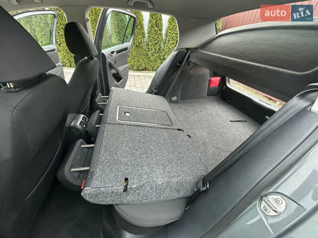 Серый Фольксваген Гольф, объемом двигателя 1.6 л и пробегом 202 тыс. км за 8300 $, фото 16 на Automoto.ua