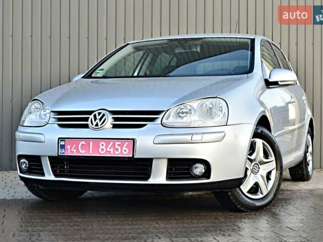 Сірий Фольксваген Гольф, об'ємом двигуна 1.6 л та пробігом 200 тис. км за 5790 $, фото 1 на Automoto.ua