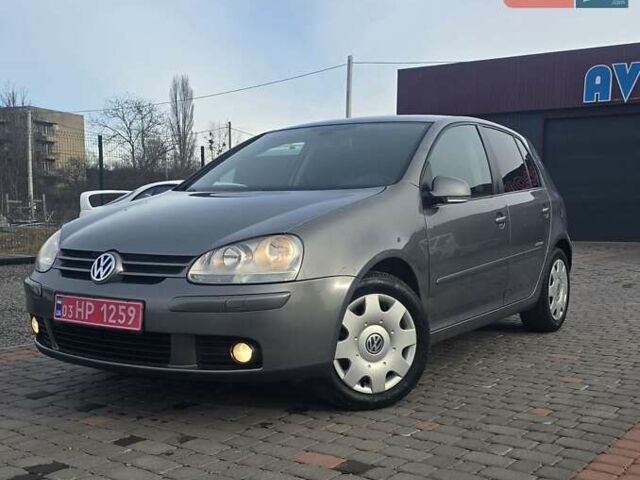 Серый Фольксваген Гольф, объемом двигателя 1.6 л и пробегом 299 тыс. км за 6790 $, фото 1 на Automoto.ua