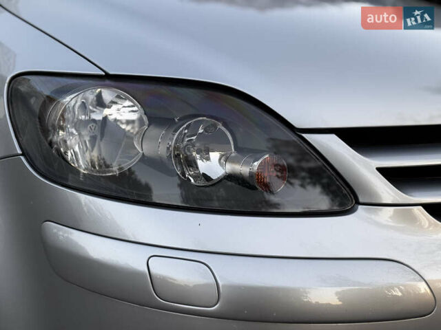 Серый Фольксваген Гольф, объемом двигателя 1.6 л и пробегом 248 тыс. км за 7200 $, фото 9 на Automoto.ua