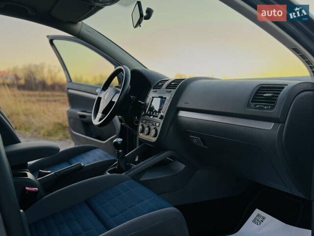 Сірий Фольксваген Гольф, об'ємом двигуна 1.6 л та пробігом 170 тис. км за 6600 $, фото 36 на Automoto.ua