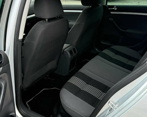 Серый Фольксваген Гольф, объемом двигателя 1.4 л и пробегом 251 тыс. км за 6450 $, фото 33 на Automoto.ua