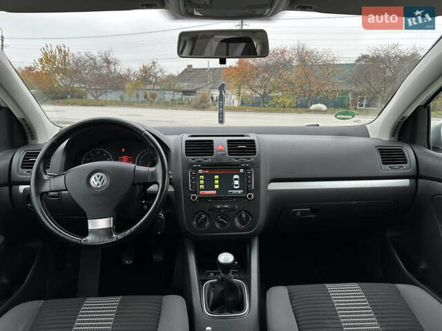 Серый Фольксваген Гольф, объемом двигателя 1.4 л и пробегом 249 тыс. км за 5999 $, фото 32 на Automoto.ua