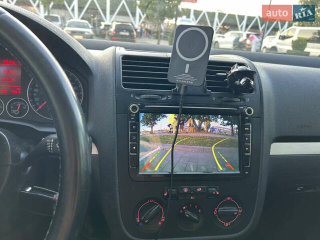 Сірий Фольксваген Гольф, об'ємом двигуна 1.39 л та пробігом 241 тис. км за 6199 $, фото 22 на Automoto.ua