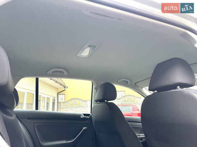 Серый Фольксваген Гольф, объемом двигателя 1.97 л и пробегом 261 тыс. км за 7700 $, фото 25 на Automoto.ua