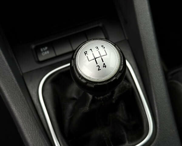 Серый Фольксваген Гольф, объемом двигателя 1.6 л и пробегом 227 тыс. км за 6300 $, фото 56 на Automoto.ua