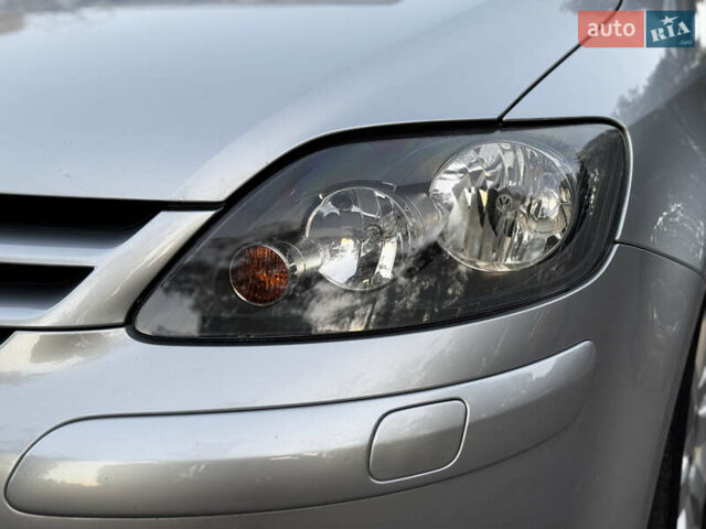 Серый Фольксваген Гольф, объемом двигателя 1.6 л и пробегом 248 тыс. км за 7200 $, фото 8 на Automoto.ua