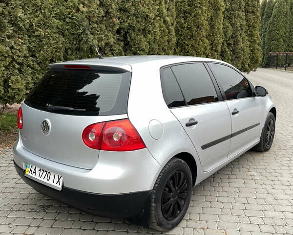 Сірий Фольксваген Гольф, об'ємом двигуна 1.39 л та пробігом 201 тис. км за 5400 $, фото 2 на Automoto.ua