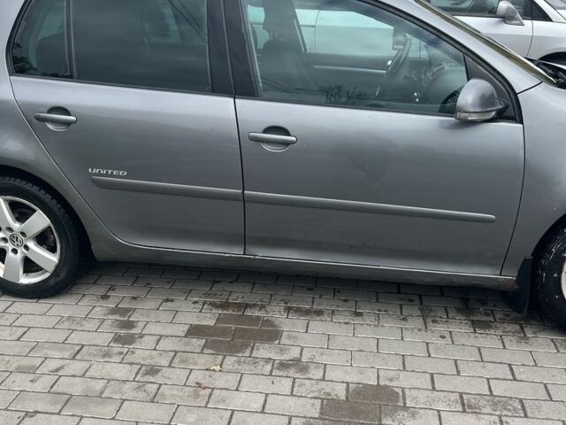 Фольксваген Гольф 2008 в Тернополе на Automoto.ua Серый Фольксваген Гольф, объемом двигателя 1.4 л и пробегом 325 тыс. км за 5200 $, фото 2 на Automoto.ua