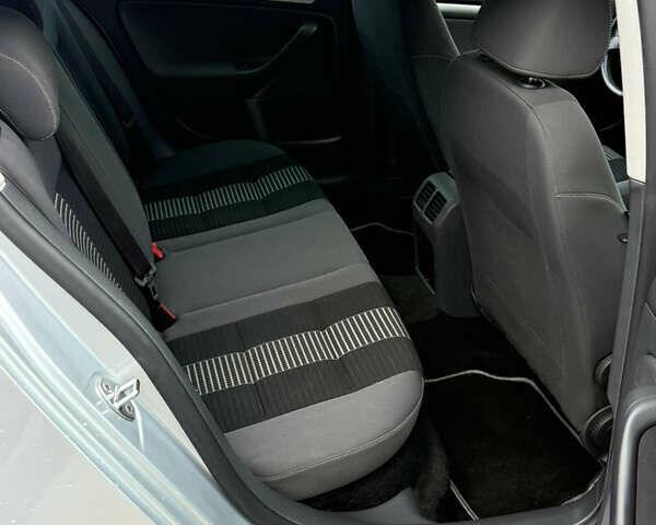 Серый Фольксваген Гольф, объемом двигателя 1.4 л и пробегом 251 тыс. км за 6450 $, фото 32 на Automoto.ua