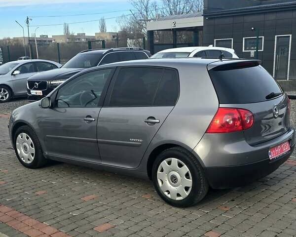 Серый Фольксваген Гольф, объемом двигателя 1.6 л и пробегом 299 тыс. км за 6790 $, фото 5 на Automoto.ua