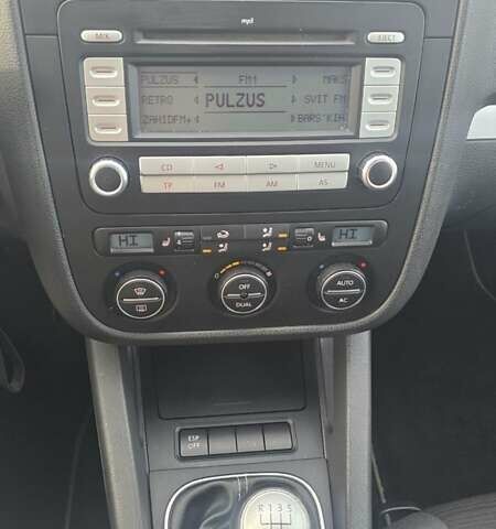 Серый Фольксваген Гольф, объемом двигателя 1.6 л и пробегом 299 тыс. км за 6790 $, фото 20 на Automoto.ua