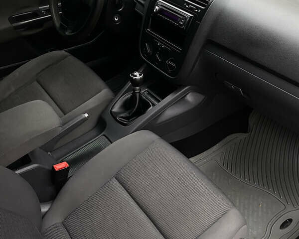 Сірий Фольксваген Гольф, об'ємом двигуна 1.39 л та пробігом 201 тис. км за 5400 $, фото 16 на Automoto.ua