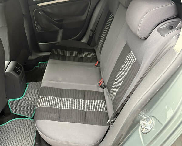 Серый Фольксваген Гольф, объемом двигателя 1.39 л и пробегом 275 тыс. км за 6250 $, фото 30 на Automoto.ua