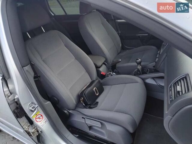 Сірий Фольксваген Гольф, об'ємом двигуна 1.9 л та пробігом 295 тис. км за 5300 $, фото 3 на Automoto.ua