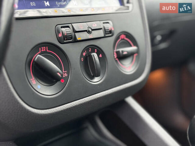 Сірий Фольксваген Гольф, об'ємом двигуна 1.4 л та пробігом 244 тис. км за 5999 $, фото 25 на Automoto.ua