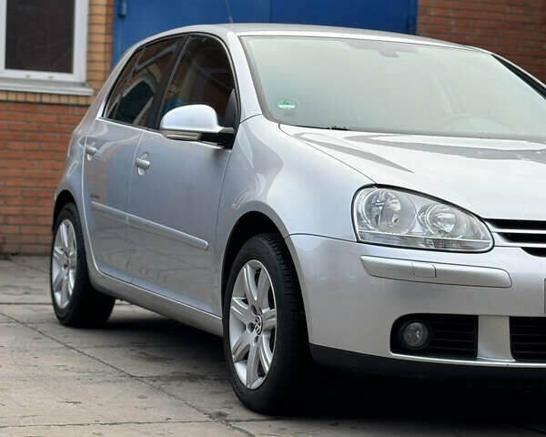 Сірий Фольксваген Гольф, об'ємом двигуна 1.6 л та пробігом 259 тис. км за 6999 $, фото 8 на Automoto.ua