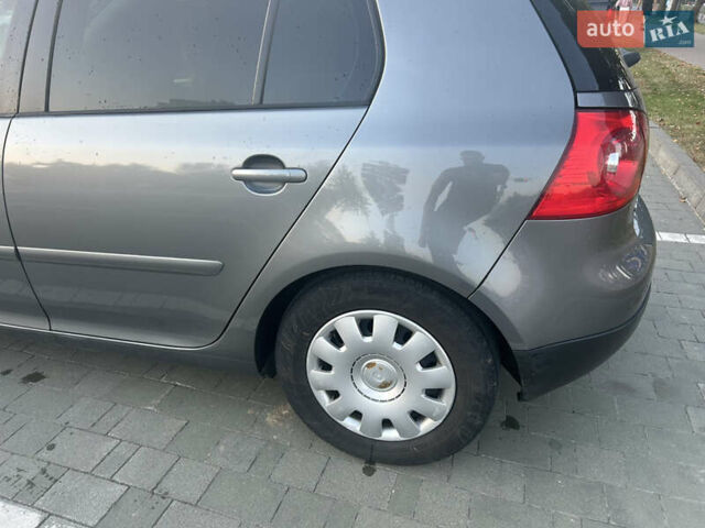 Сірий Фольксваген Гольф, об'ємом двигуна 1.39 л та пробігом 241 тис. км за 6199 $, фото 39 на Automoto.ua