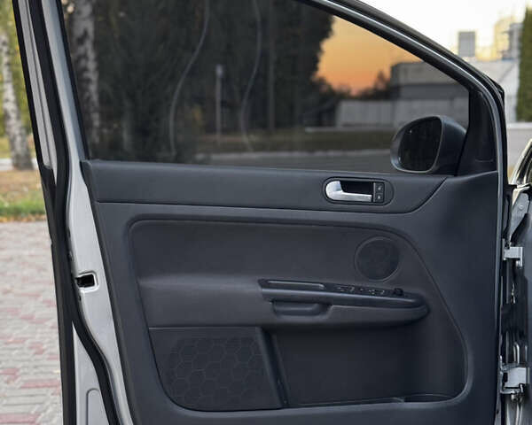 Серый Фольксваген Гольф, объемом двигателя 1.6 л и пробегом 248 тыс. км за 7200 $, фото 41 на Automoto.ua