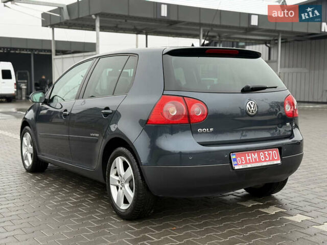 Серый Фольксваген Гольф, объемом двигателя 1.6 л и пробегом 227 тыс. км за 6300 $, фото 5 на Automoto.ua