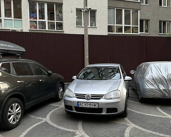 Серый Фольксваген Гольф, объемом двигателя 1.6 л и пробегом 270 тыс. км за 6000 $, фото 5 на Automoto.ua