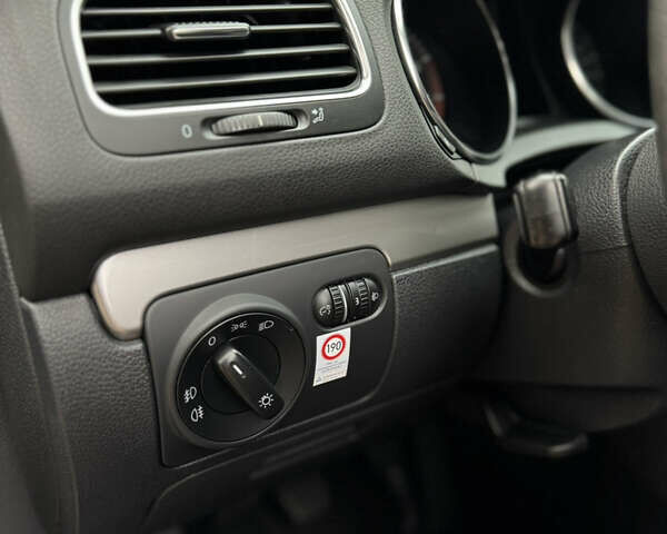 Серый Фольксваген Гольф, объемом двигателя 1.4 л и пробегом 217 тыс. км за 6300 $, фото 26 на Automoto.ua