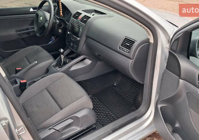 Серый Фольксваген Гольф, объемом двигателя 1.6 л и пробегом 175 тыс. км за 6200 $, фото 11 на Automoto.ua