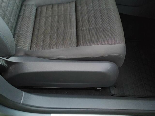 Серый Фольксваген Гольф, объемом двигателя 1.6 л и пробегом 240 тыс. км за 6150 $, фото 17 на Automoto.ua