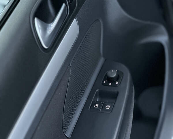 Серый Фольксваген Гольф, объемом двигателя 1.4 л и пробегом 228 тыс. км за 5499 $, фото 10 на Automoto.ua