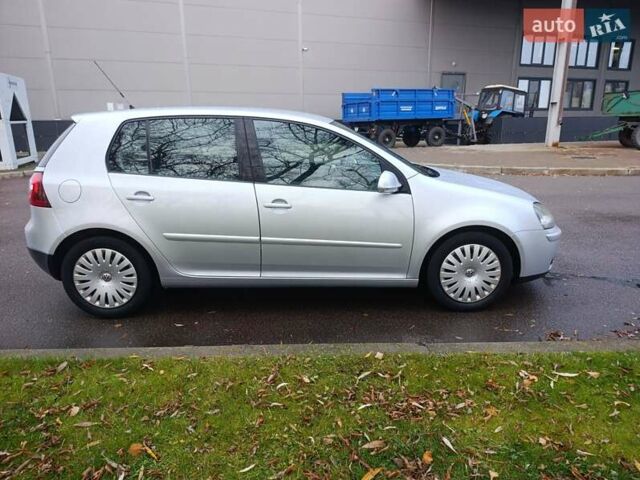 Серый Фольксваген Гольф, объемом двигателя 1.6 л и пробегом 280 тыс. км за 6500 $, фото 6 на Automoto.ua