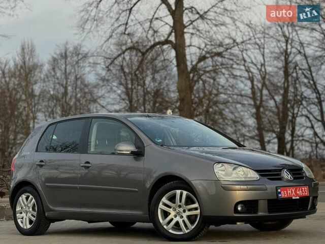 Серый Фольксваген Гольф, объемом двигателя 1.6 л и пробегом 170 тыс. км за 6600 $, фото 5 на Automoto.ua