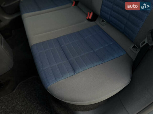 Серый Фольксваген Гольф, объемом двигателя 1.6 л и пробегом 170 тыс. км за 6600 $, фото 77 на Automoto.ua