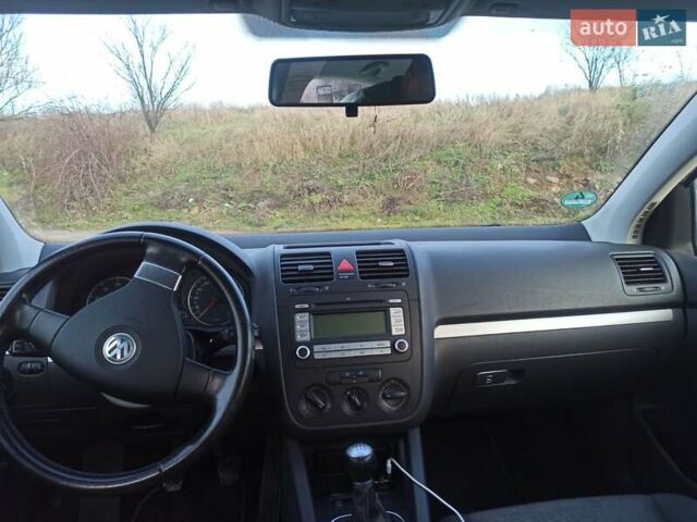 Серый Фольксваген Гольф, объемом двигателя 1.4 л и пробегом 190 тыс. км за 5999 $, фото 28 на Automoto.ua