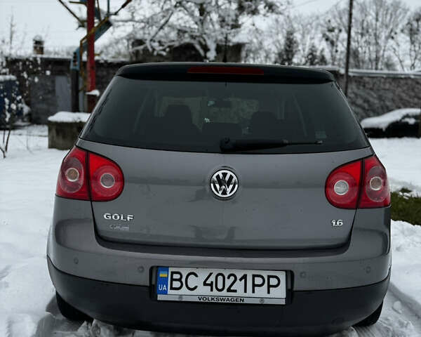 Серый Фольксваген Гольф, объемом двигателя 1.6 л и пробегом 247 тыс. км за 5550 $, фото 6 на Automoto.ua
