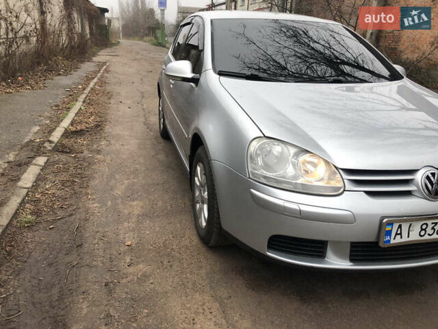 Серый Фольксваген Гольф, объемом двигателя 1.6 л и пробегом 284 тыс. км за 5100 $, фото 1 на Automoto.ua