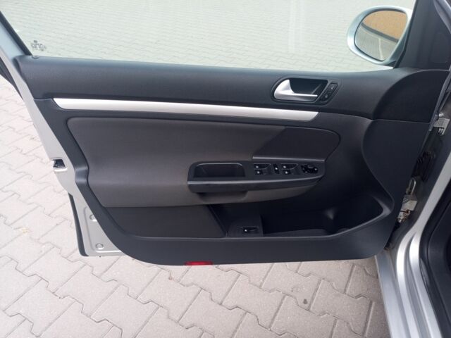 Серый Фольксваген Гольф, объемом двигателя 1.6 л и пробегом 240 тыс. км за 6500 $, фото 10 на Automoto.ua